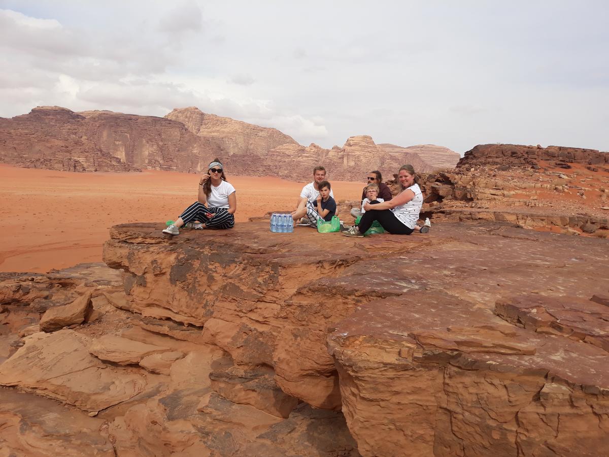Wadi Rum Light Camp Екстериор снимка